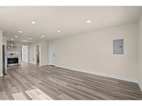 Building Photo - GPM657 - SE Raymond Ct. (T1)