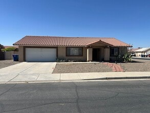 Building Photo - Ocotillo Desert