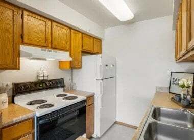 Building Photo - La Maisonnette