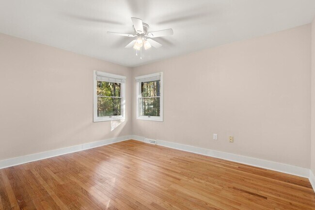 Building Photo - 298 Summerset Ln