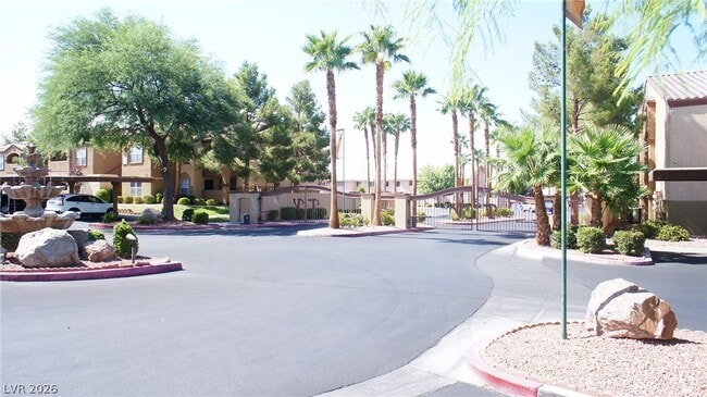 Building Photo - 5055 W Hacienda Ave