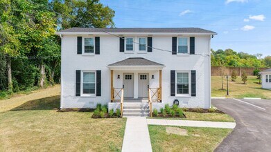 Building Photo - Completely Renovated 2BR, 1.5BA Duplex in West Nashville!