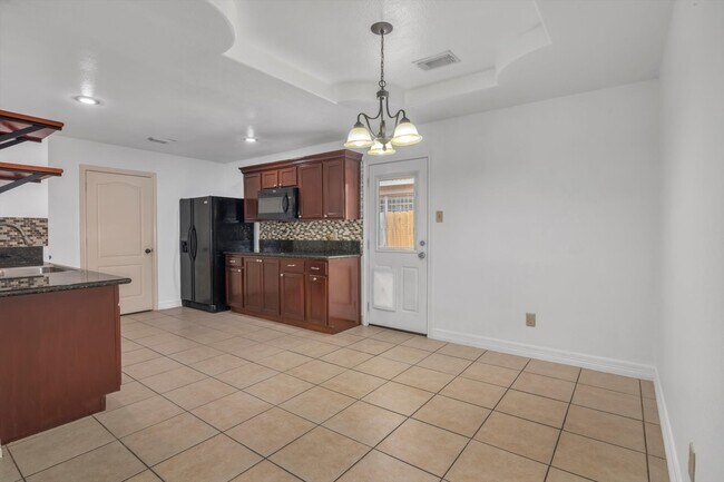 Building Photo - 18915 N Lyford Dr