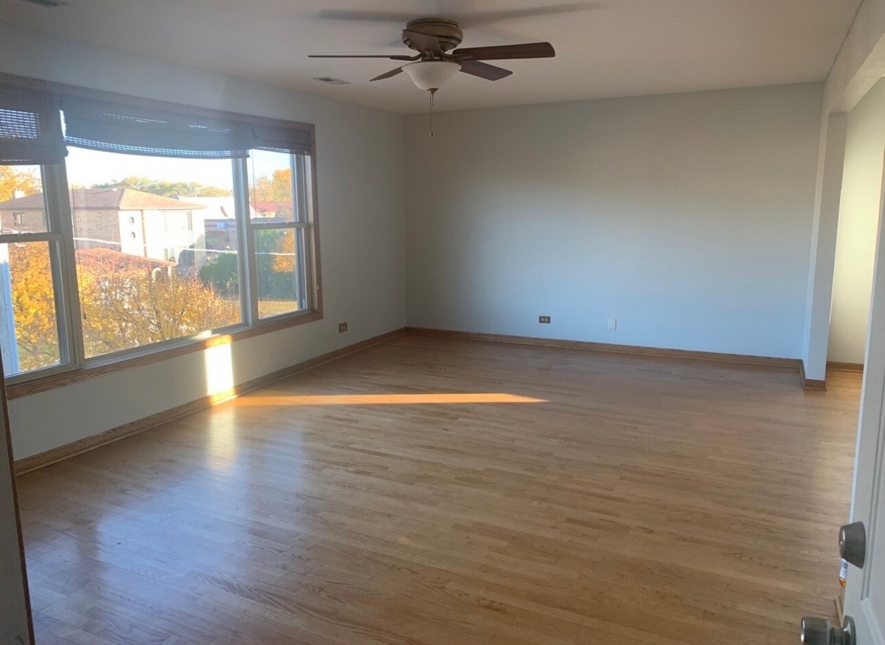 Building Photo - 8826 N Chester Ave