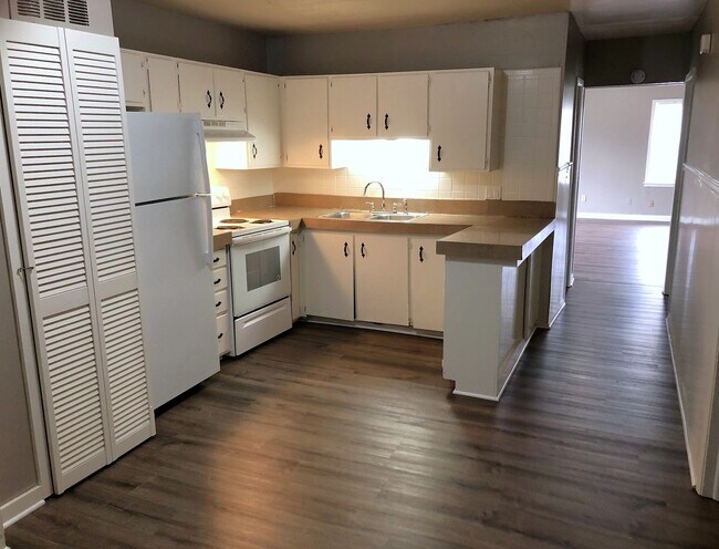 Building Photo - 1420 Choctaw St