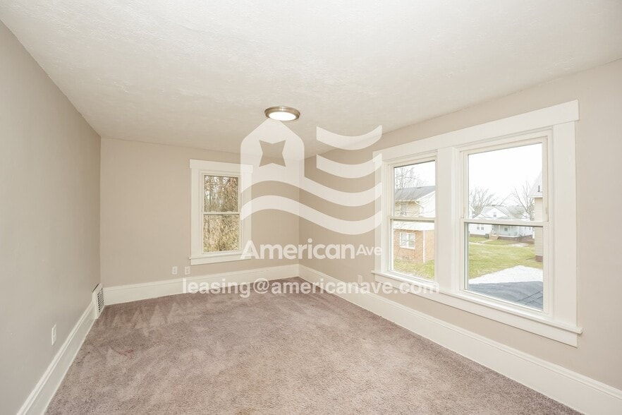 Building Photo - 1919 Widmer Ct NE