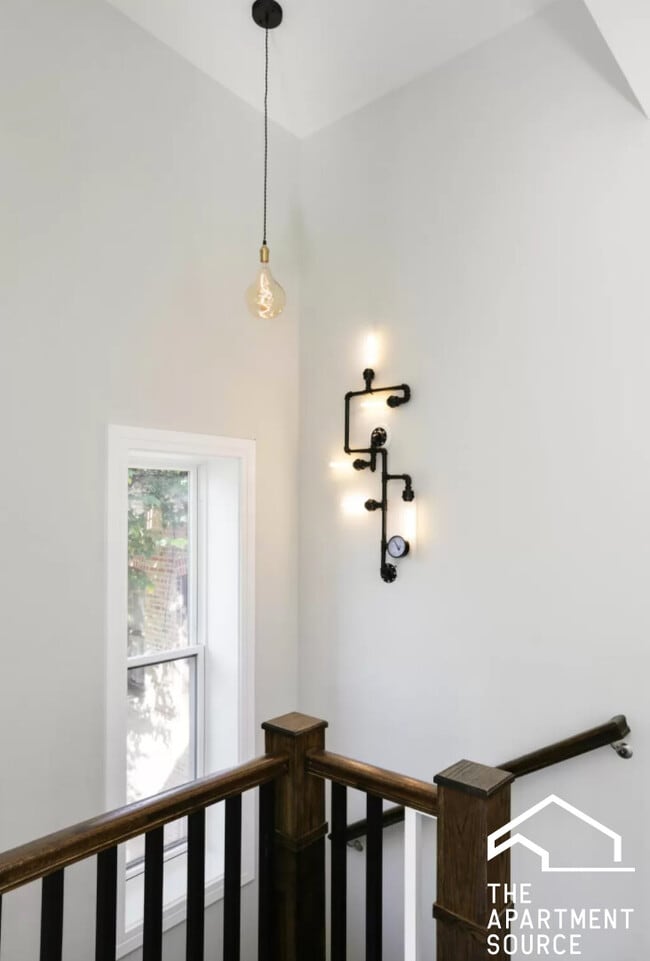 Building Photo - 2648 W Augusta Blvd