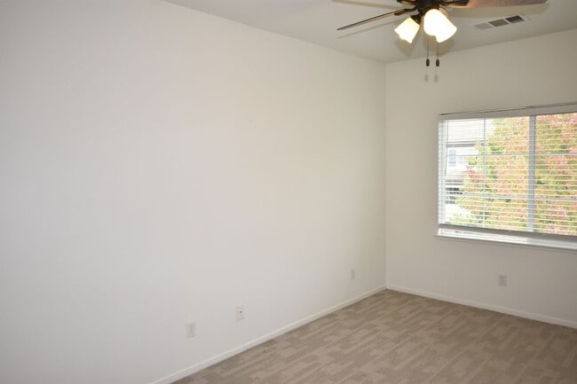 Building Photo - 2001 Club Center Dr