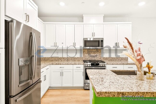 Building Photo - 12271 Summer Ln