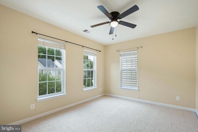 Building Photo - 7517 Lindberg Dr
