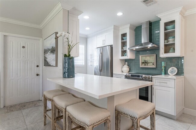 Building Photo - 1130 Cir Terrace W