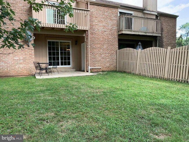 Building Photo - 118 Sycamore Ct