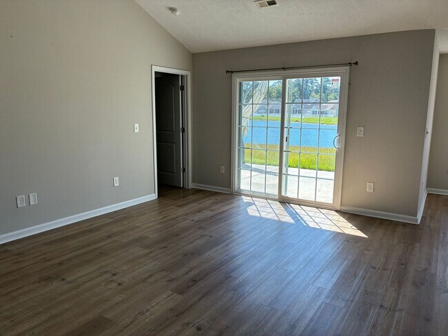 Building Photo - 440 Levanto Rd