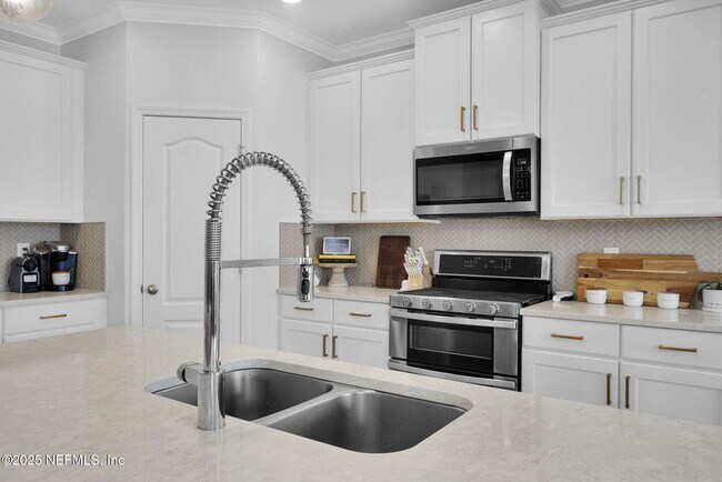 Building Photo - 187 Silverleaf Village Dr