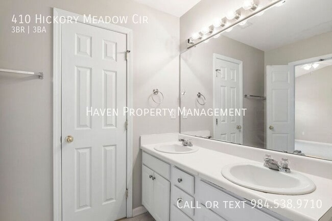 Building Photo - 410 Hickory Meadow Cir