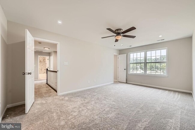 Building Photo - 701 Rosefield Ct