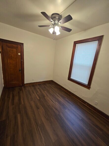 Building Photo - 8417 S Burnham Ave