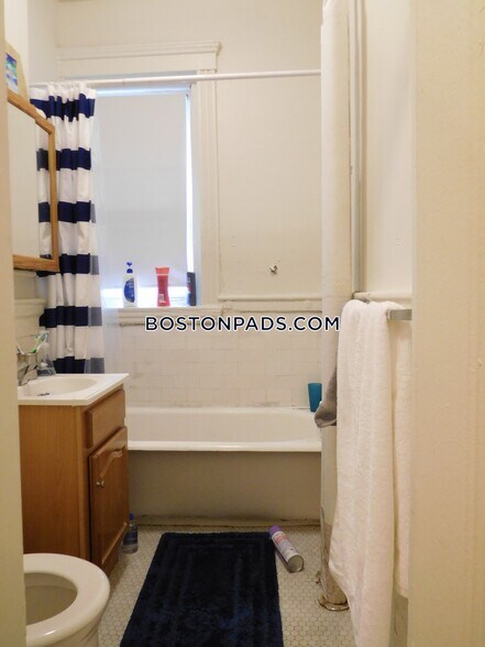 Building Photo - 1175 Boylston St