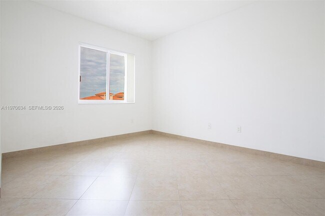 Building Photo - 10 Aragon Ave