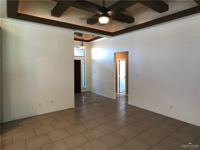 Building Photo - 2213 N Opal St