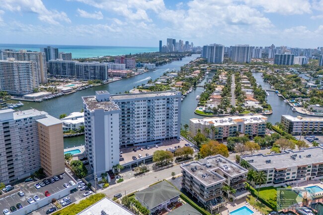 Building Photo - 137 Golden Isles Dr