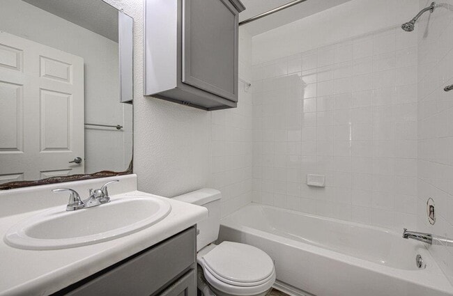 Building Photo - 8417 Twiggy Ln