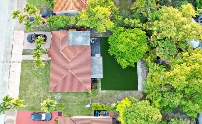 Building Photo - 7 Montilla Ave