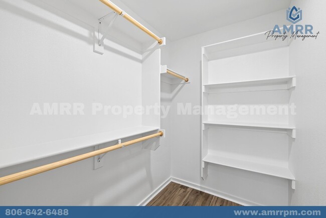 Building Photo - New Beginnings Start At AMRR: 4 bedroom in Apple Crossing!