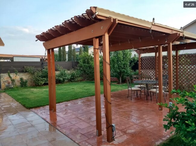 Building Photo - 14172 Tierra Halcon Dr