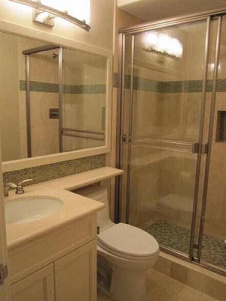 Building Photo - 4008 Ocean Dr