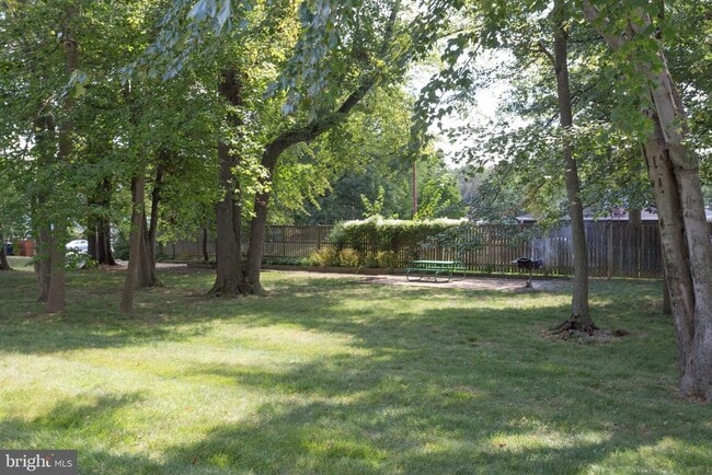 Building Photo - 9479 Fairfax Blvd