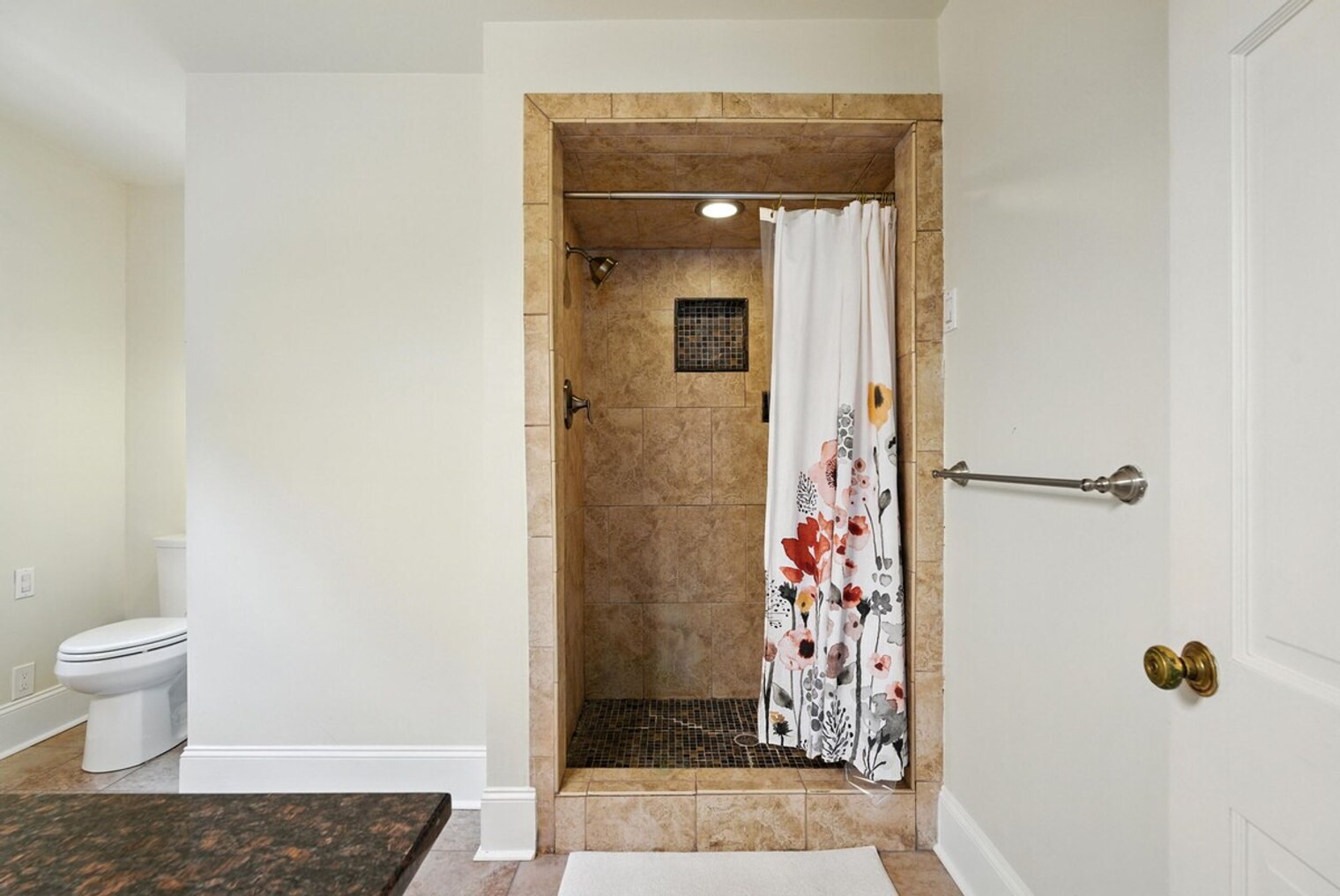 Building Photo - 1421 Lynn Rd