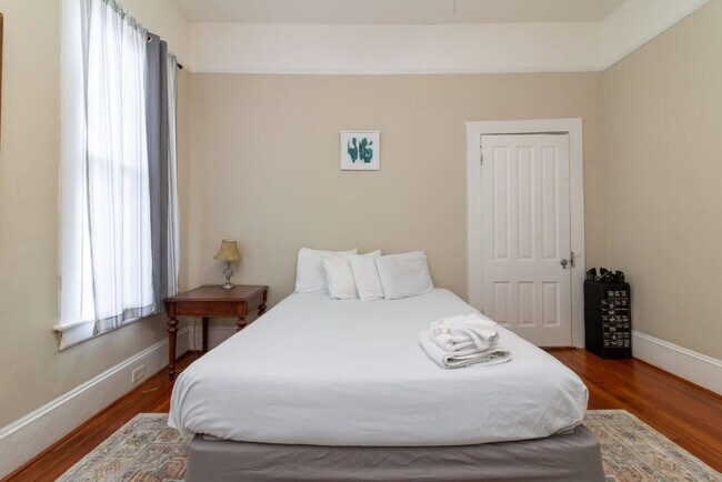 Building Photo - 737 3rd Ave