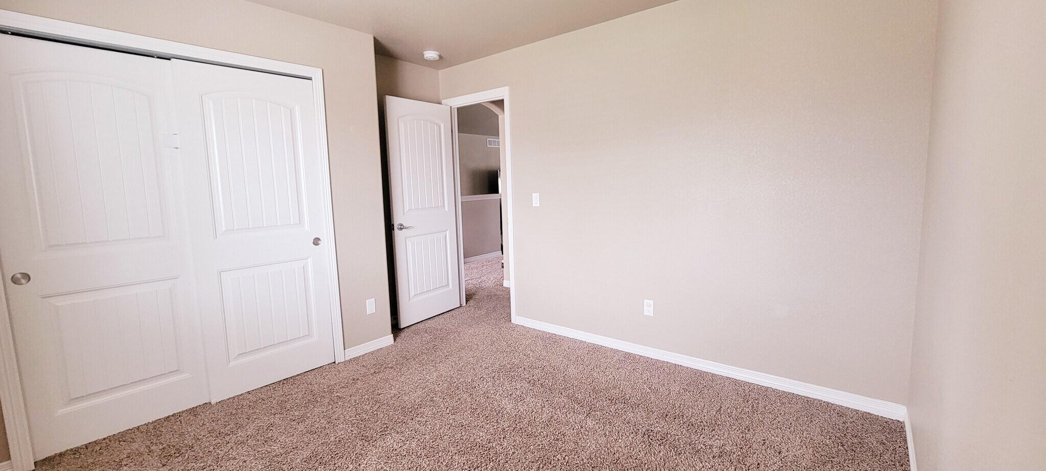 Building Photo - 6729 Kearsarge Dr