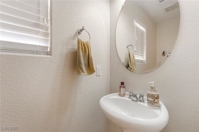 Building Photo - 6496 Chettle House Ln