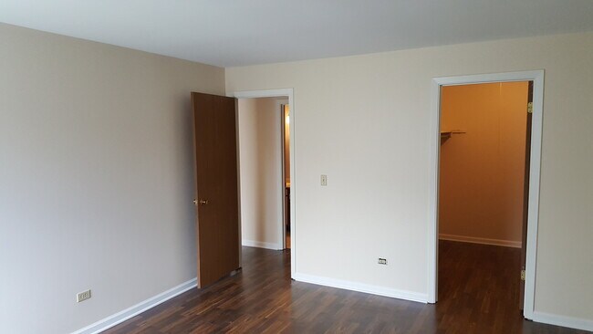 Building Photo - 33561 N Royal Oak Ln