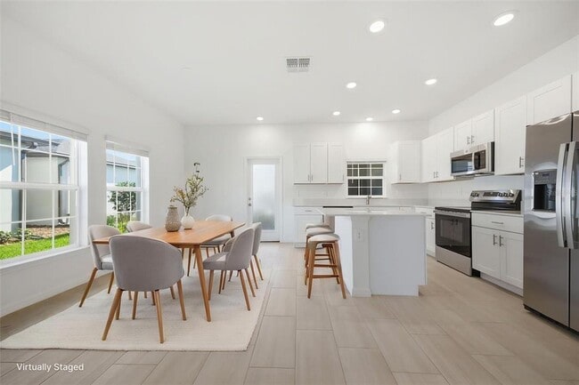 Building Photo - 10848 Fanning Spgs Ln