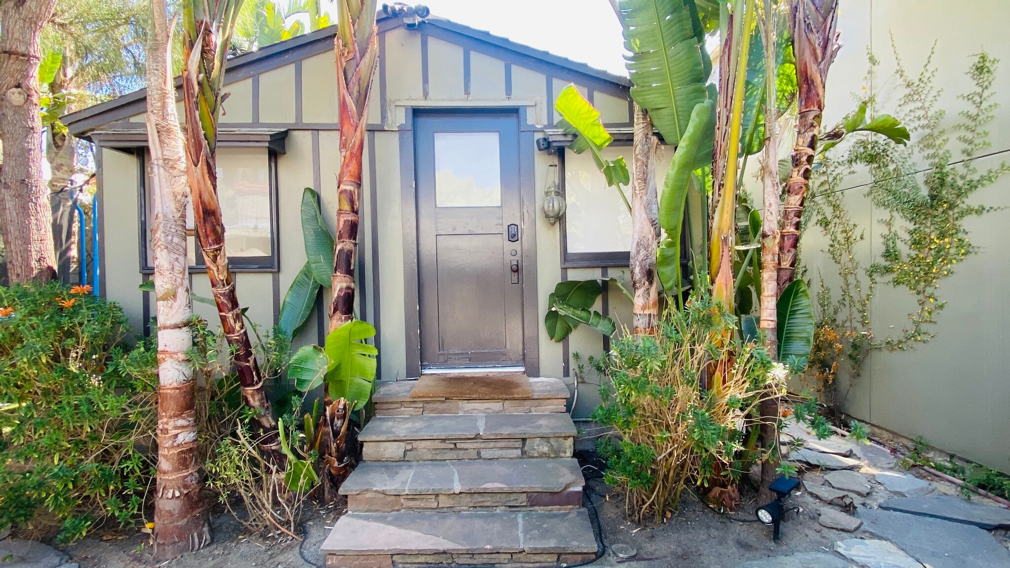 BUNGALOW - 880 Commonwealth Ave