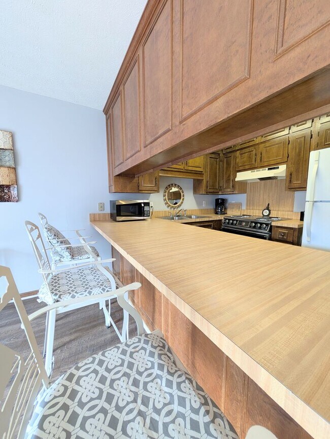 Building Photo - Long Term Rental, Walking Distance to Myrtle Beach!