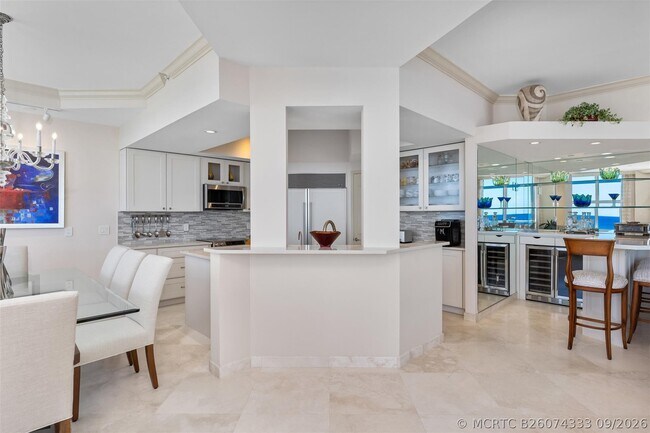 Building Photo - 2110 N Ocean Blvd