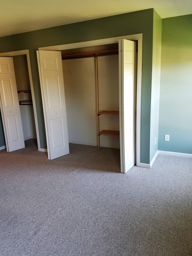 Building Photo - 309 Chadham Ct