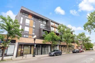 Building Photo - 4513 N Clark St
