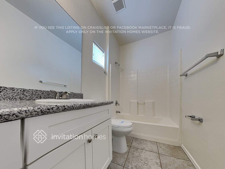 Building Photo - 185 W Desert Vista Trail