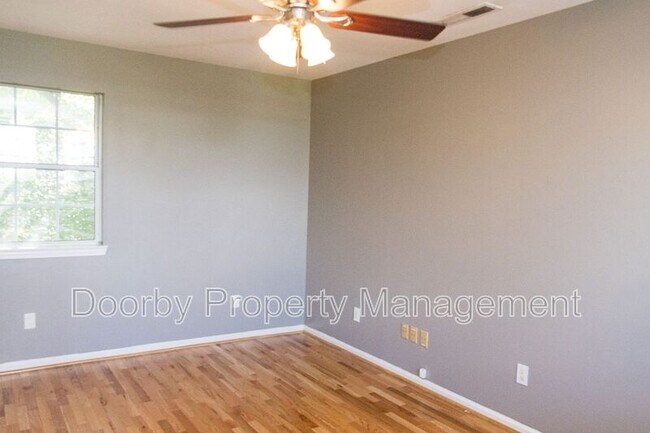 Building Photo - 2202 Elder St