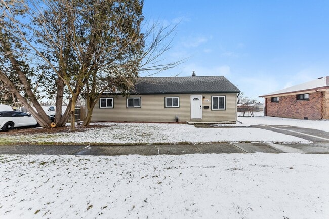 Building Photo - 13341 Herbert Ave
