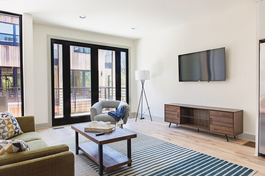 Building Photo - 317 NE Burwood Mews