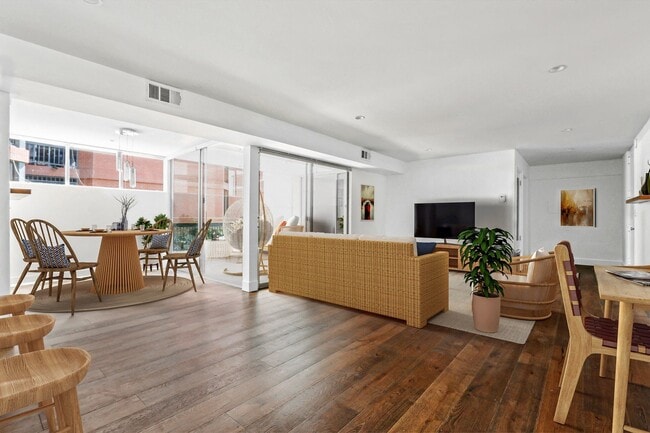 Building Photo - 1025 Ocean Avenue