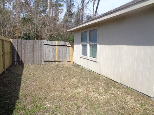 Building Photo - 15627 Kippers Dr