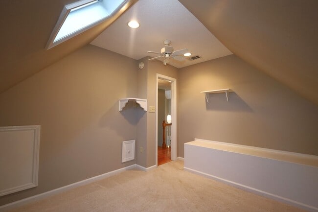 Building Photo - 1054 Ridge Rd
