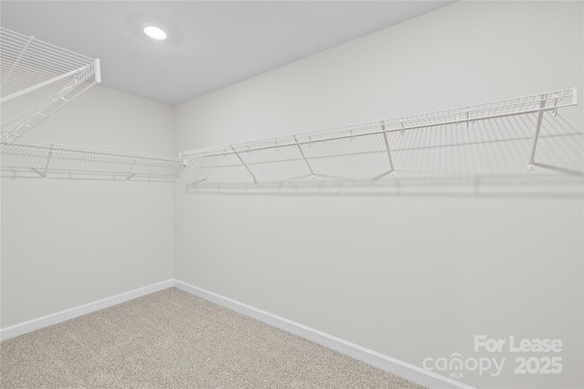 Building Photo - 1726 Braemar Vlg Dr